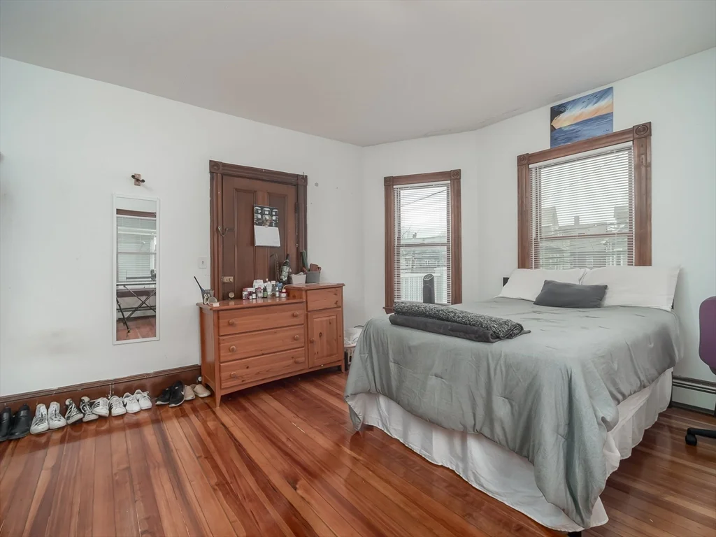 318 Beacon St, Ward Two