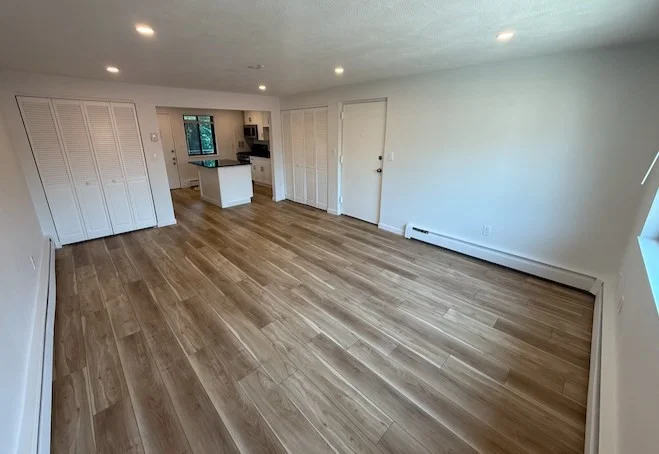 10 Colonial Dr, Andover