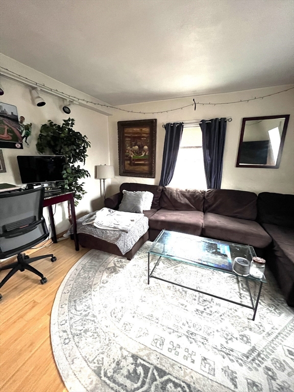 696 East 6th, Boston