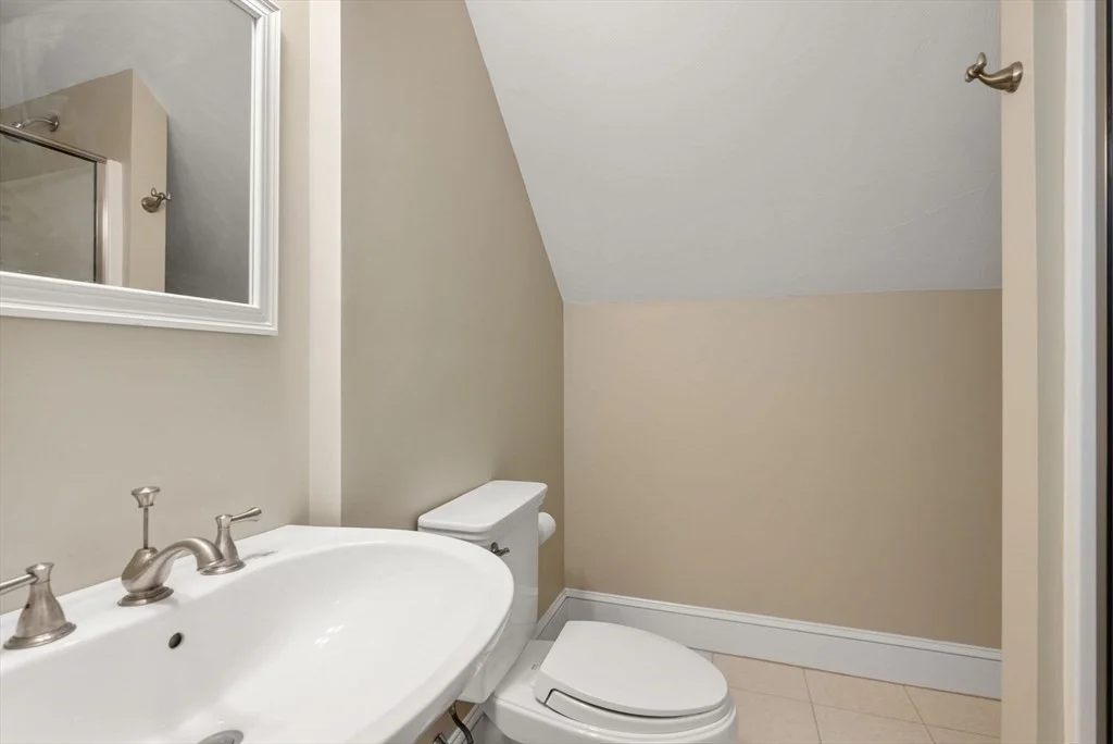 11 Bobolink Rd, Newton Lower Falls