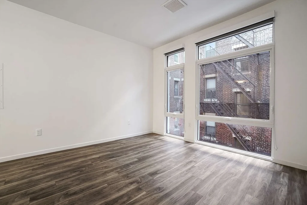 839 Beacon St, Fenway