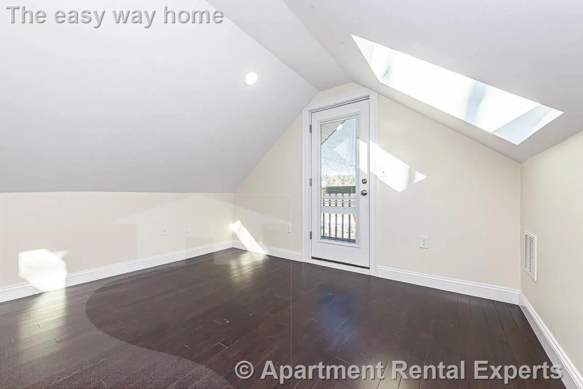 48 Caldwell Rd, Waltham