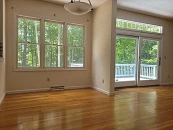 2399 Bay Rd, Sharon