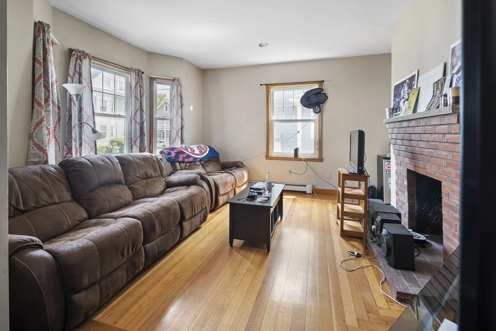 8 Newcastle, Brighton