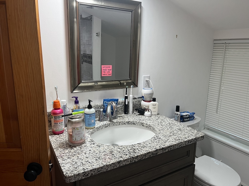 16 Foster Rd, Lexington