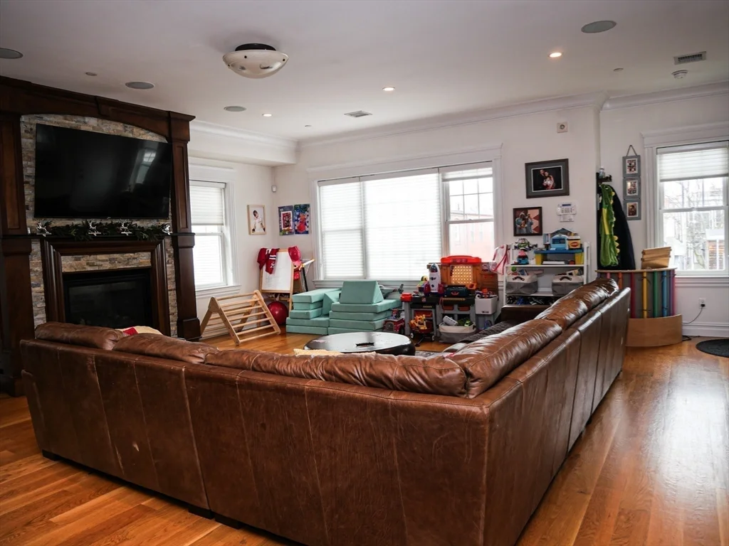 161 Tudor, South Boston