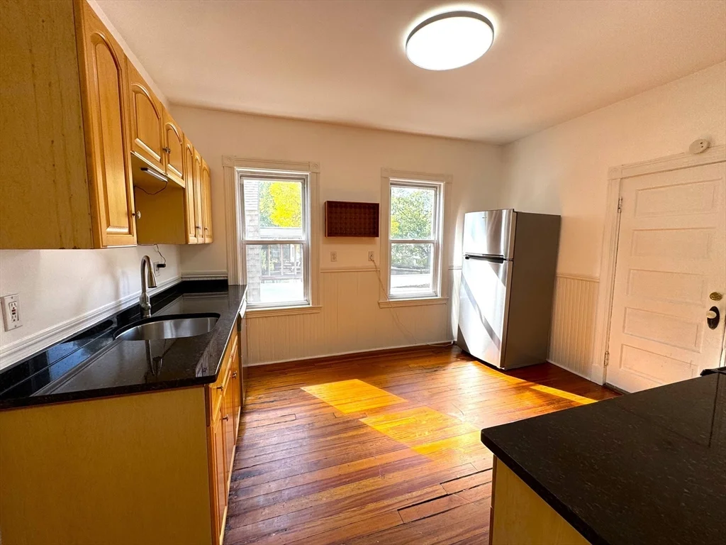 67 Washburn Ave, North Cambridge