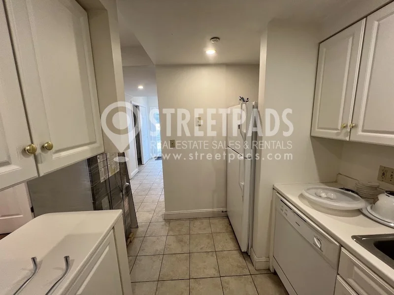 8 Glencoe St, Oak Square