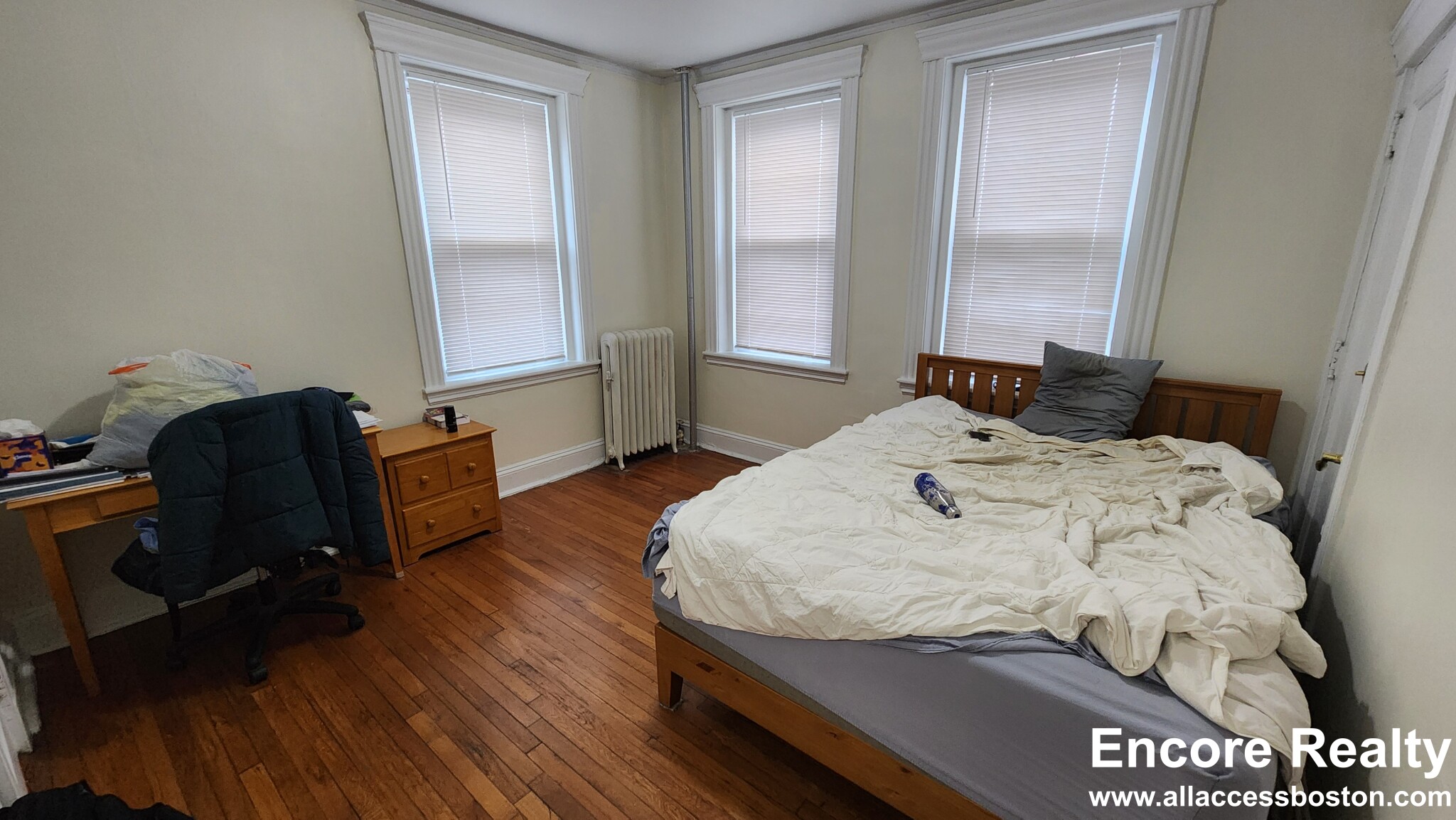 352 Riverway, Mission Hill