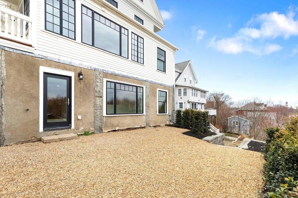 32 Beacon St, Gloucester