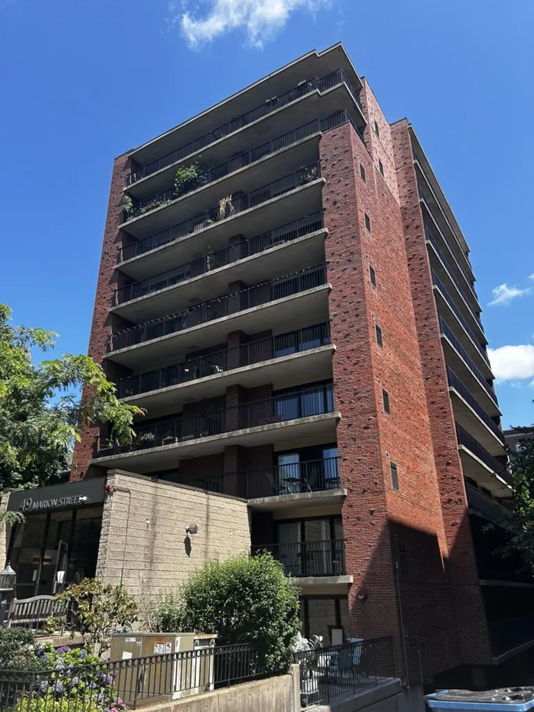 49 Marion St, Coolidge Corner