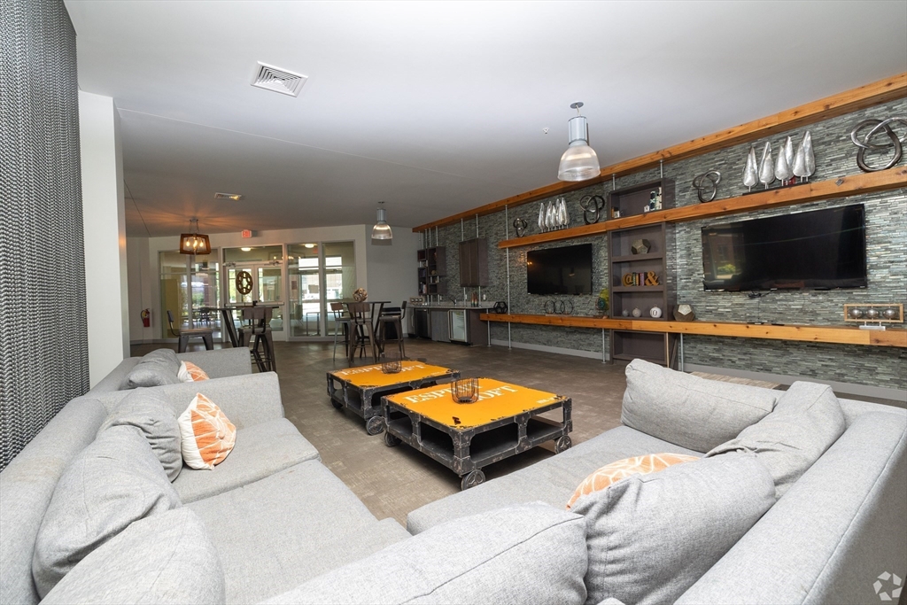 1 Merrimack Plaza, Lowell