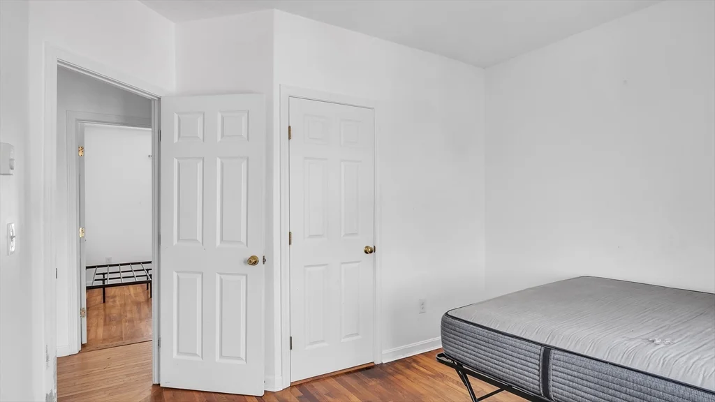 1442 Main St, Worcester