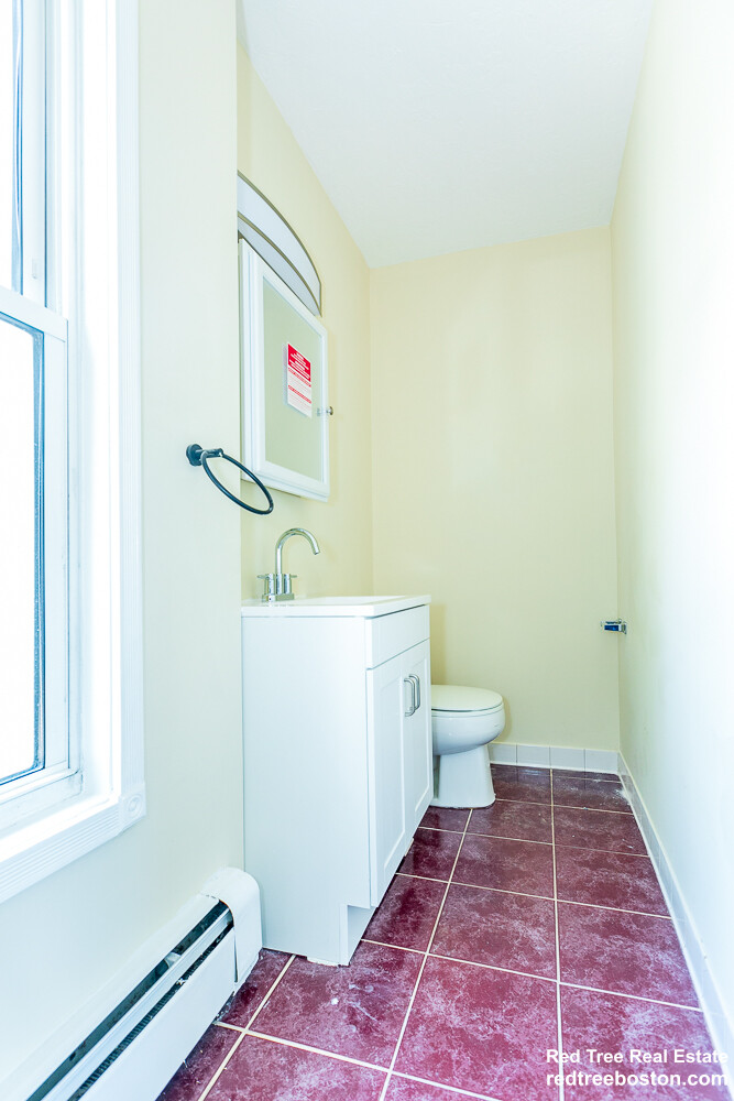 36 Pratt St, Allston