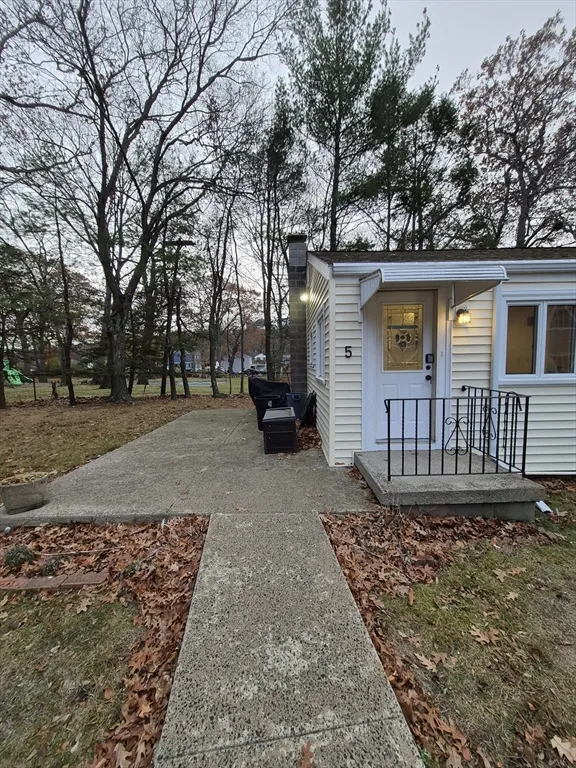 5 Lakeview Ave, Peabody