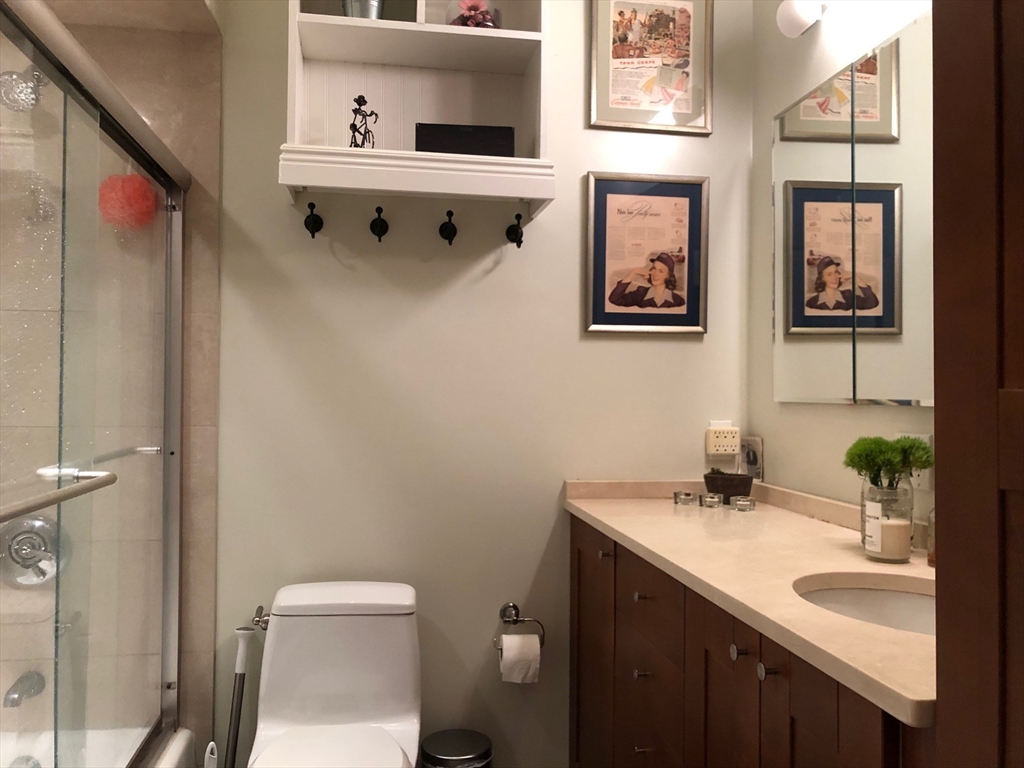 562 Massachussetts Ave, South End