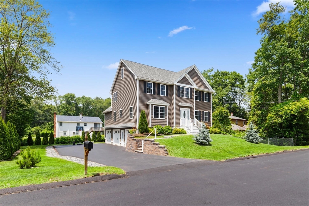 10 Carol Ave, Burlington