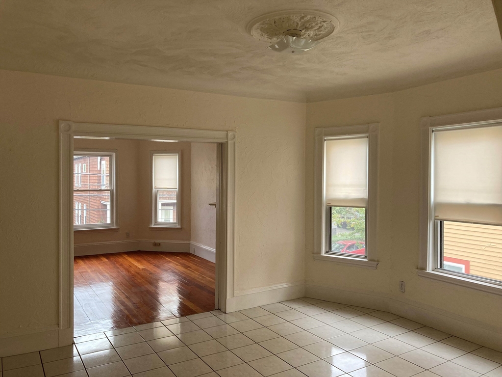 36 Windsor Rd, Davis Square