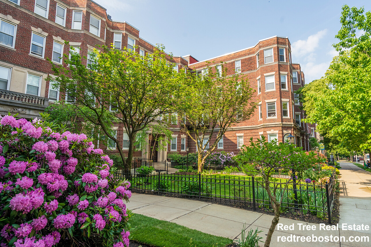 98 Queensberry St, Fenway