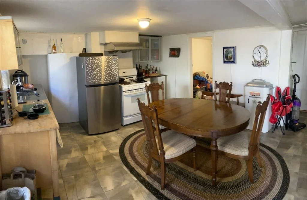 7 Johnny Ct, Chinatown