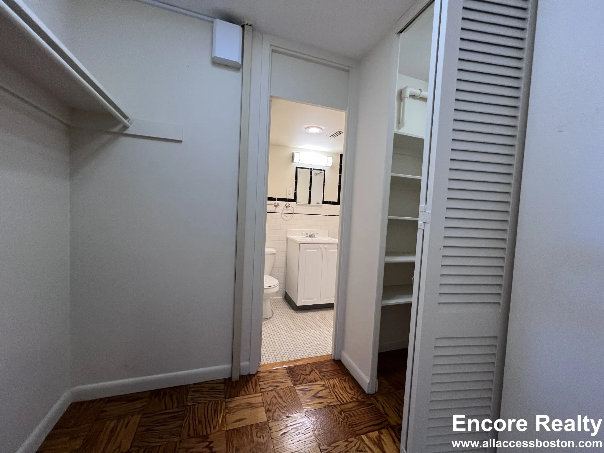 101 Monmouth Ct, Longwood