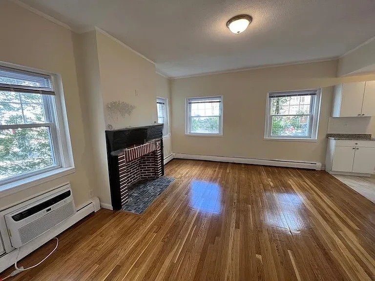 2018 Commonwealth Ave, Brighton