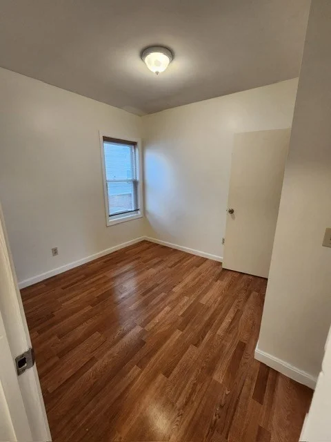 74 Fulton St, Fall River