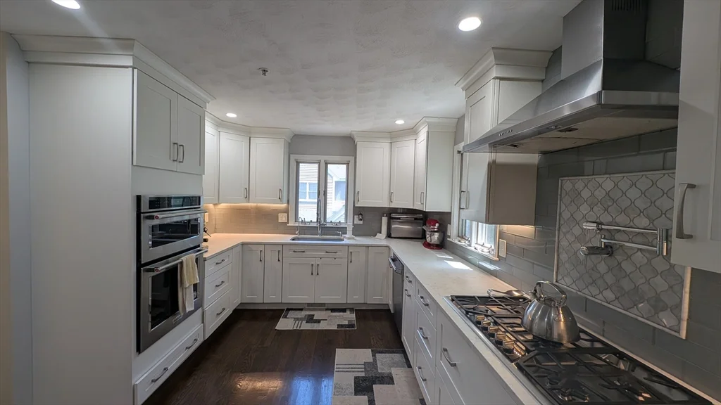 20 Winterberry Way, Bedford