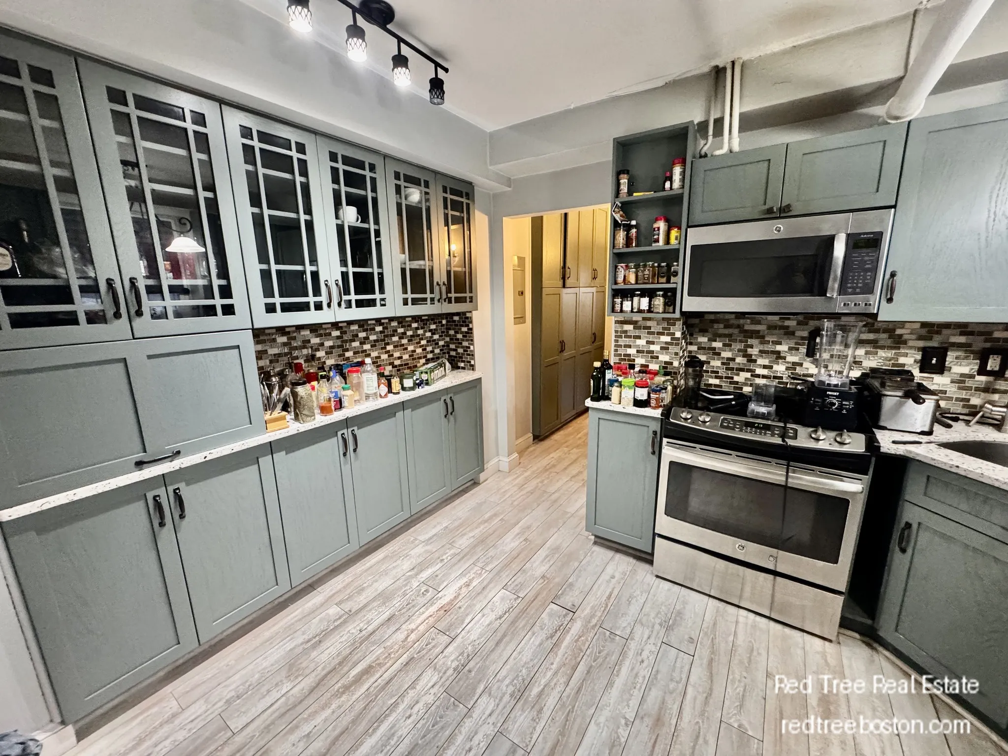 1662 Commonwealth Ave, Brighton