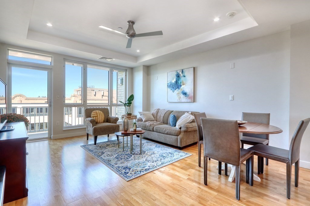 100 Station Landing, Wellington