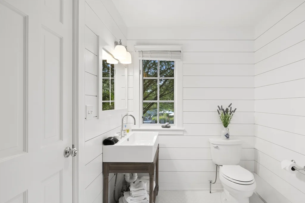 2 Drew Ln, Nantucket