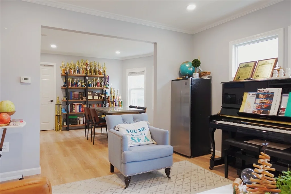 1 Vincent, Belmont