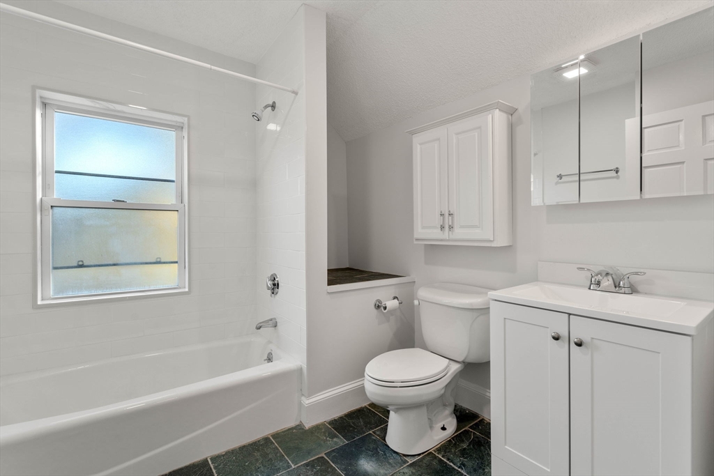 15 Bradbury St, Allston