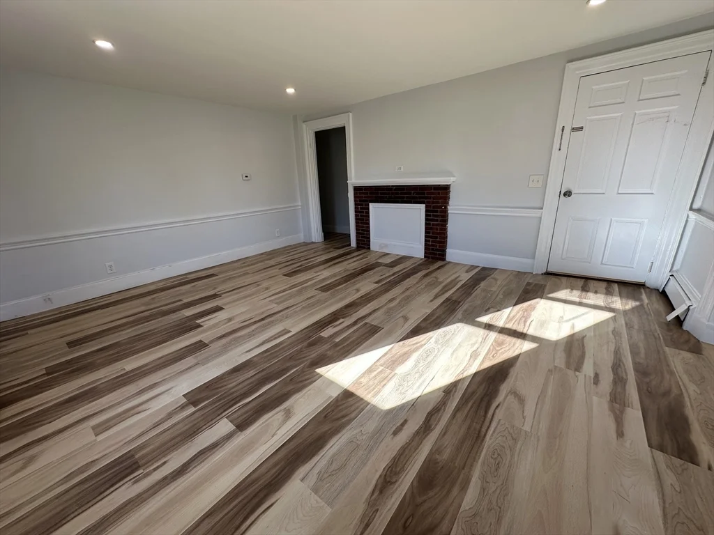 250 Walnut St, Framingham