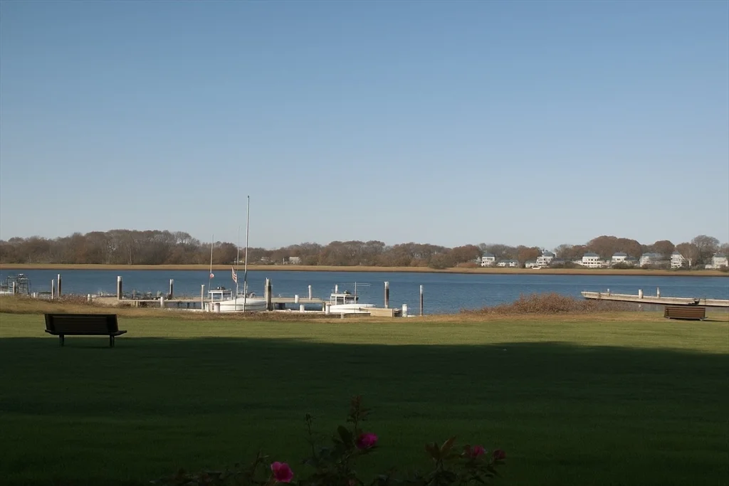 200 Cove Way, Quincy