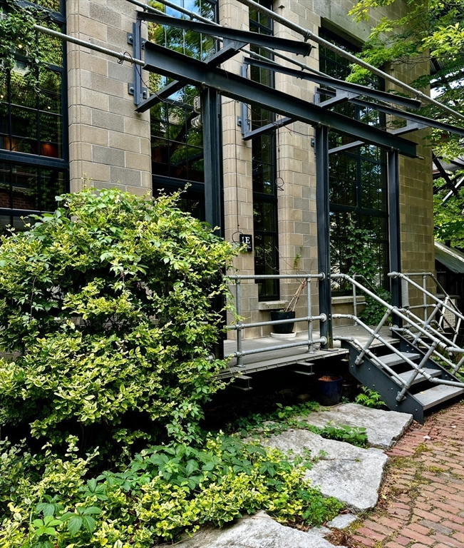 70 Howard St, Davis Square