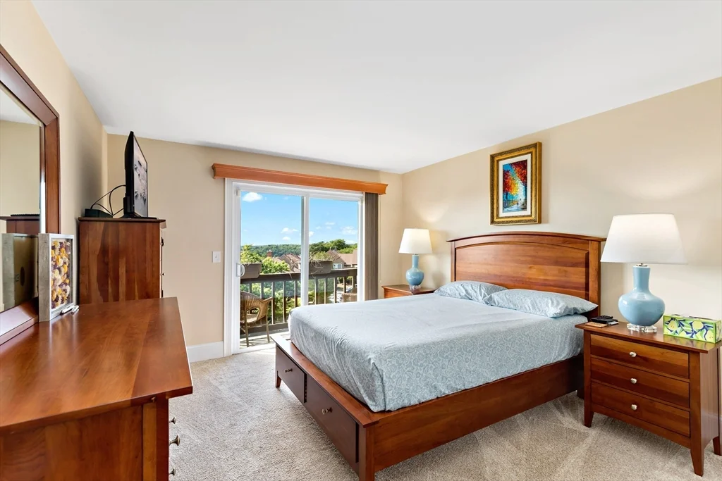 24 Ships View Ter, Buzzards Bay