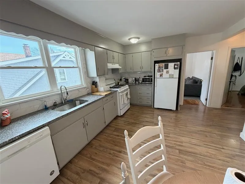 27 Conwell Ave, West Somerville