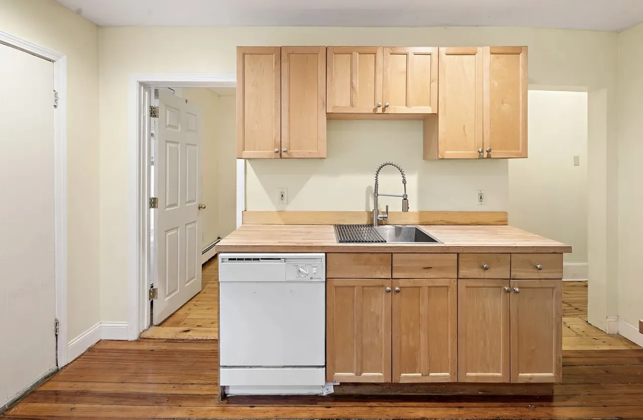 64 Pleasant St, Cambridgeport