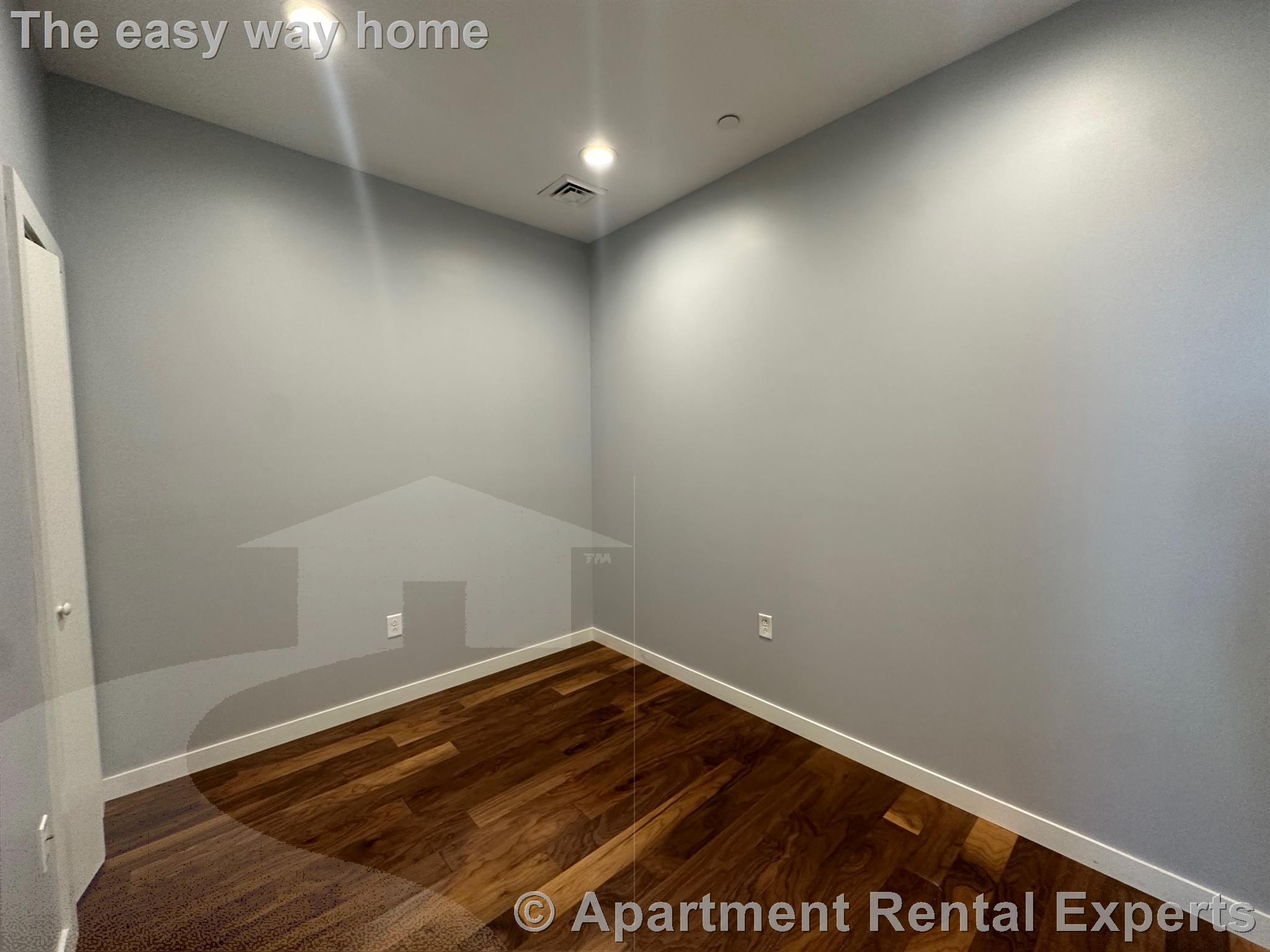 45 1st Ave, Charlestown