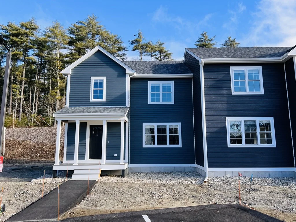 10 Glacier Path, Middleboro