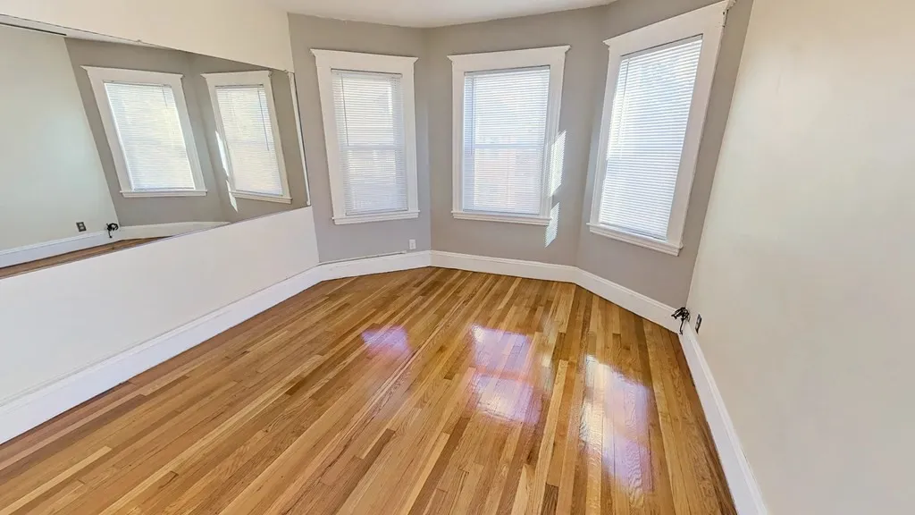 75 Forest Hills St, Jamaica Plain