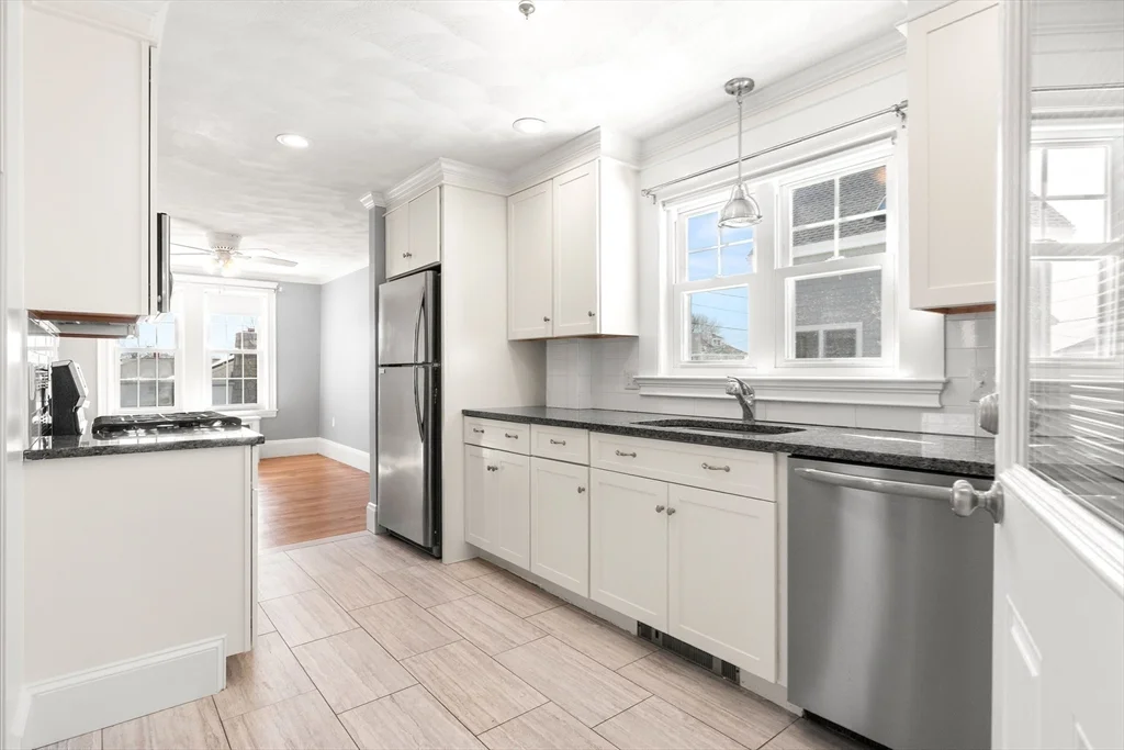 42 Phillips Rd, Nahant