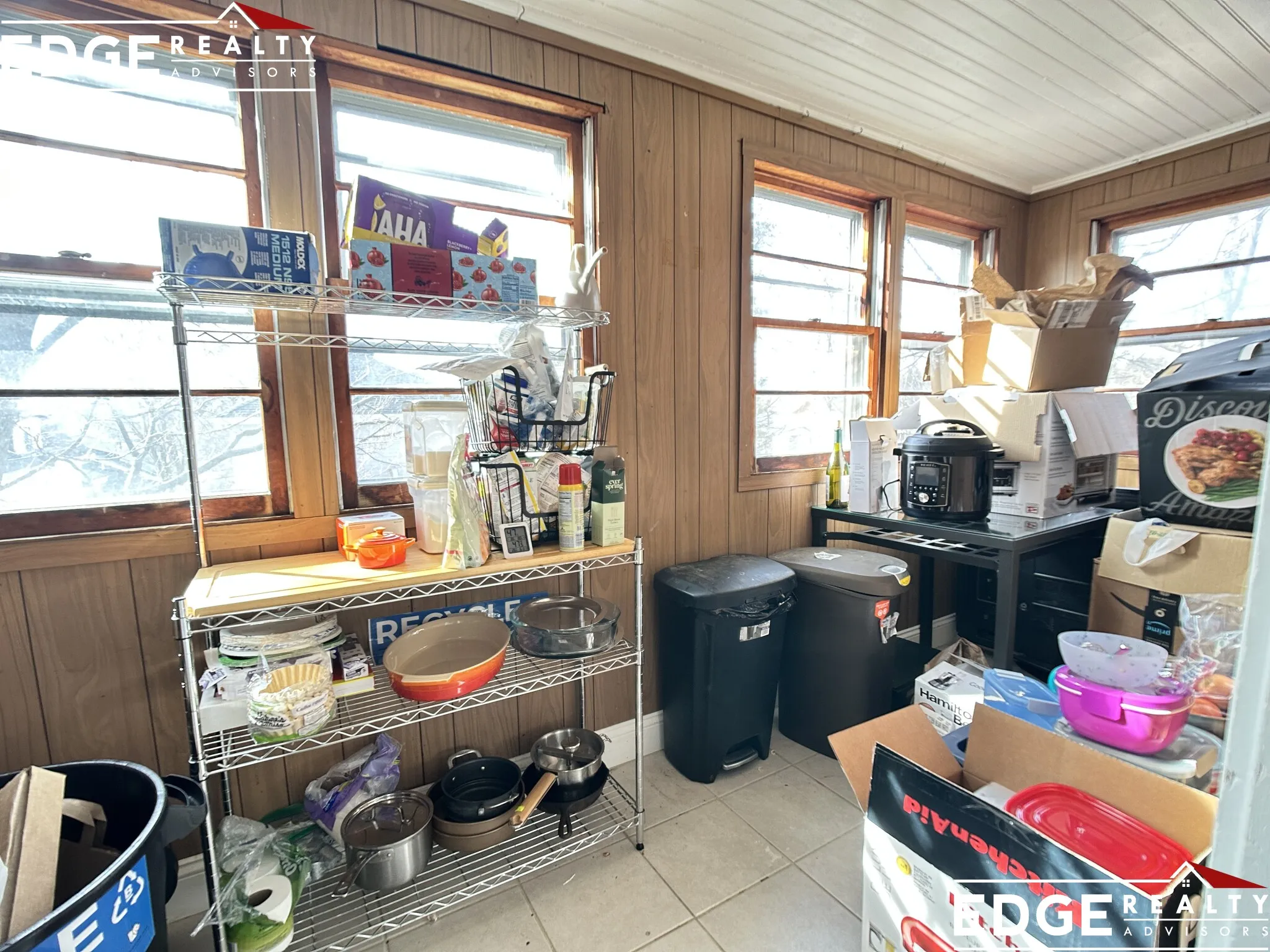 27 Bostonia Ave, Oak Square