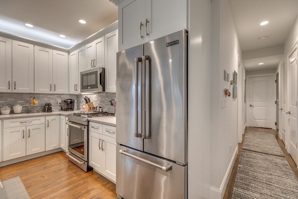 141 W 6th St, South Boston