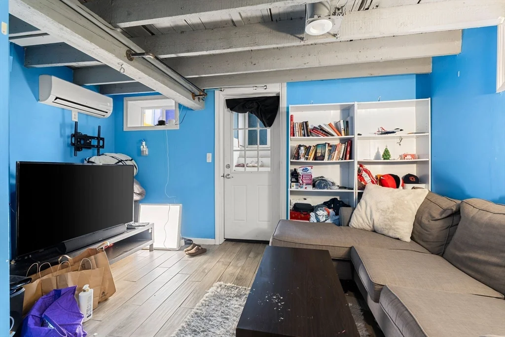 12 Pomeroy St, Allston