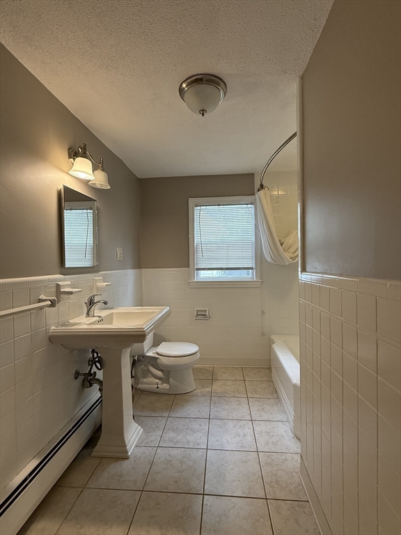 376 S Main St, Andover