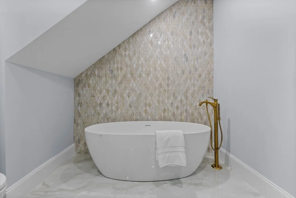 32 Pearl St, Dorchester