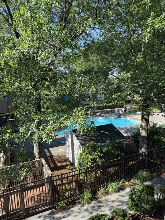 70 Shrewsbury Green Dr, Shrewsbury