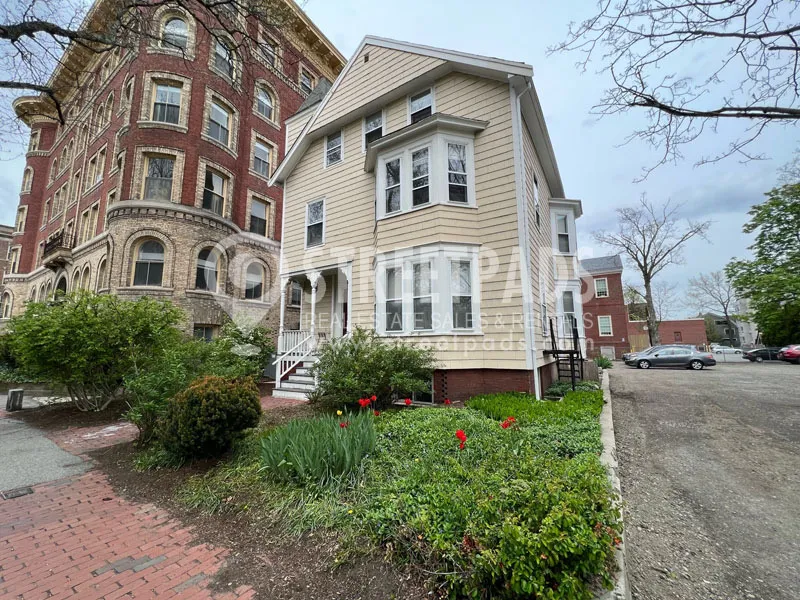 381 Harvard St, Mid-Cambridge